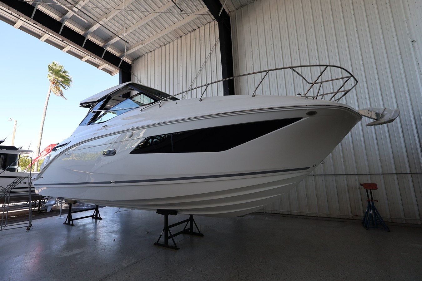 Sea Ray Sundancer 320 Outboard — 2026 Sea Ray Sundancer 320 Outboard