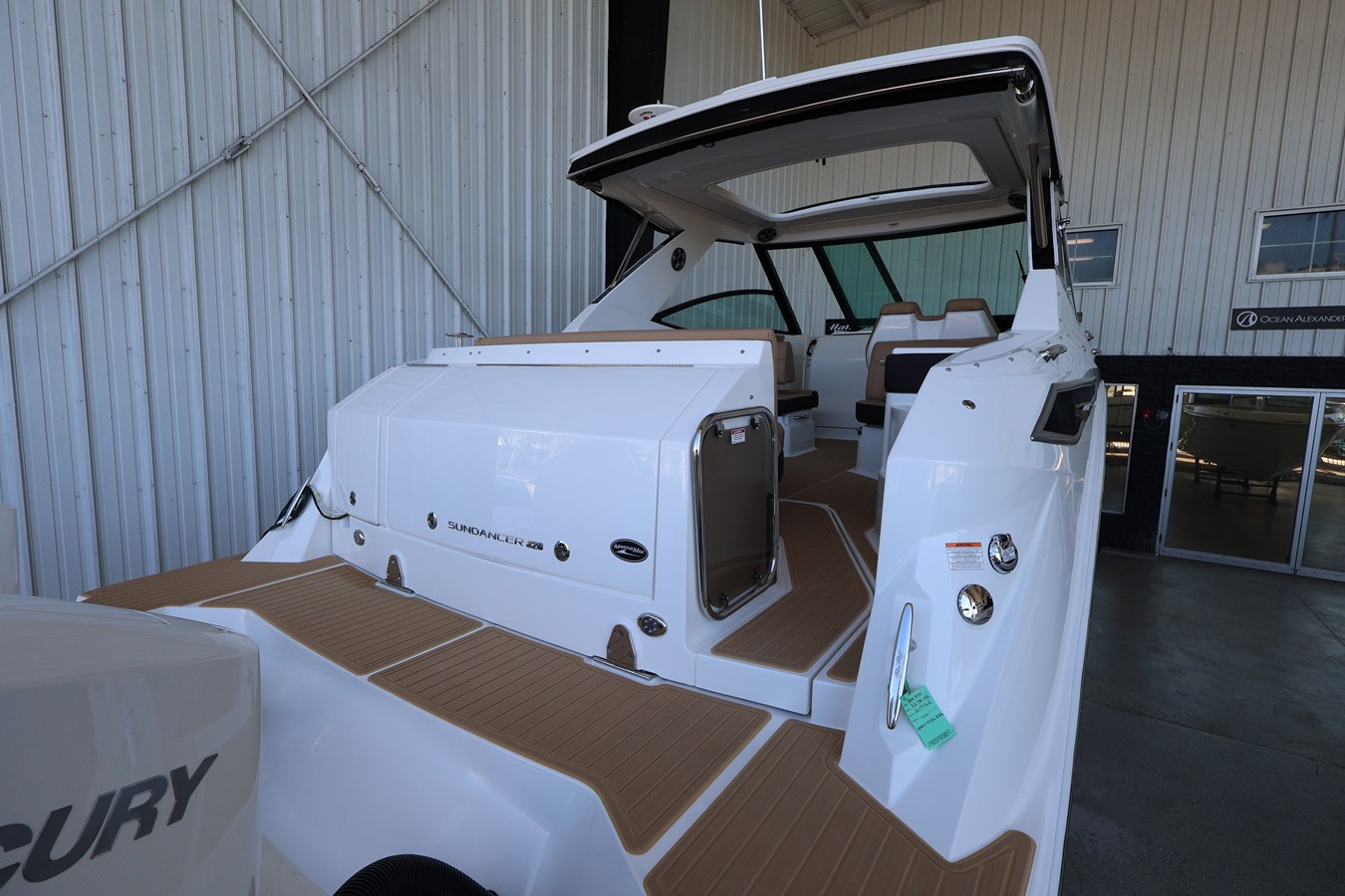 Sea Ray Sundancer 320 Outboard — 2026 Sea Ray Sundancer 320 Outboard — photo 5