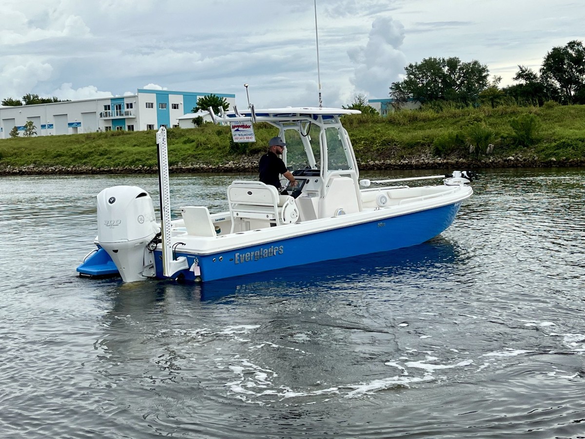 Everglades 243 CENTER CONSOLE — 2017 Everglades 243 Center Console — fotoğraf 4