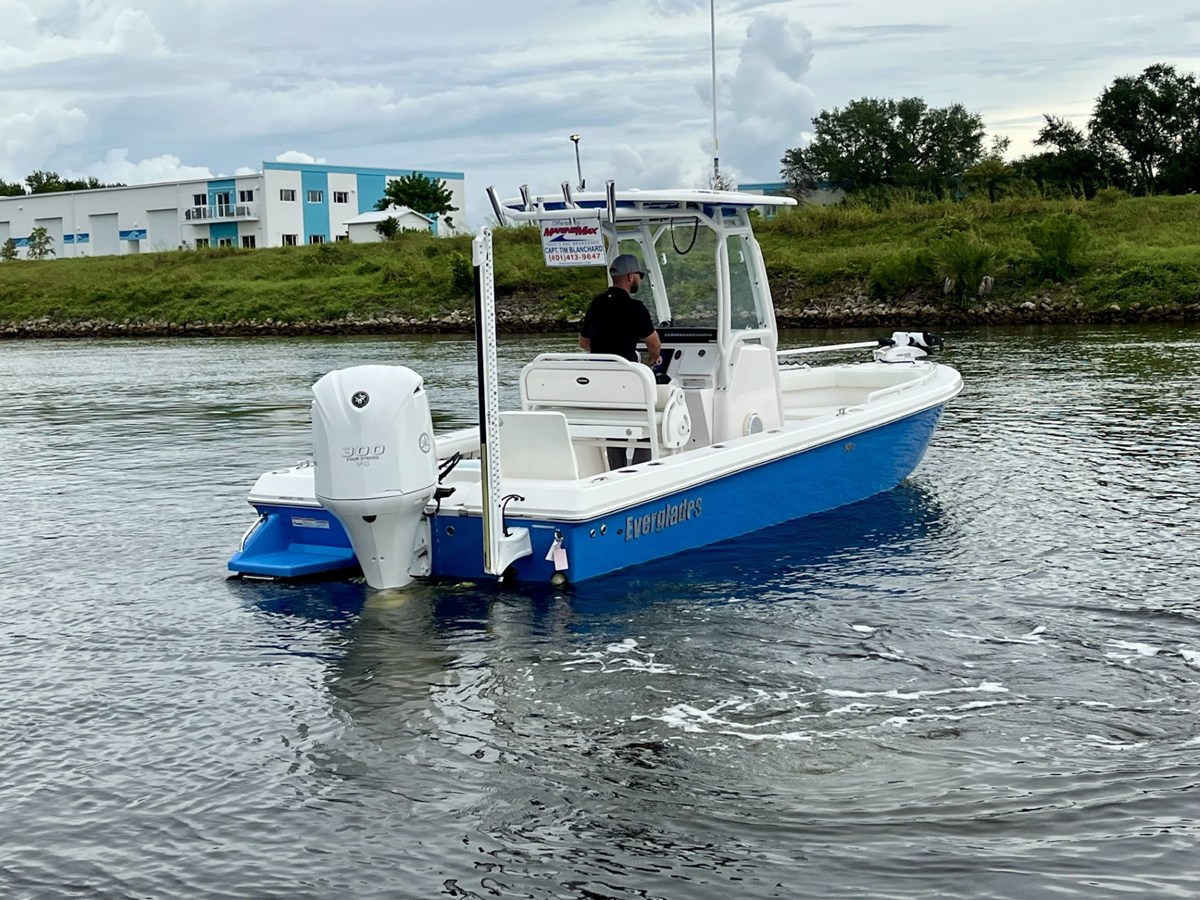 Everglades 243 CENTER CONSOLE — 2017 Everglades 243 Center Console — fotoğraf 5