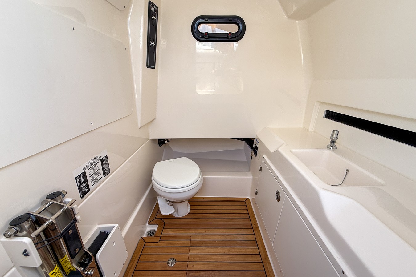 BOSTON WHALER 330 OUTRAGE, photo 16