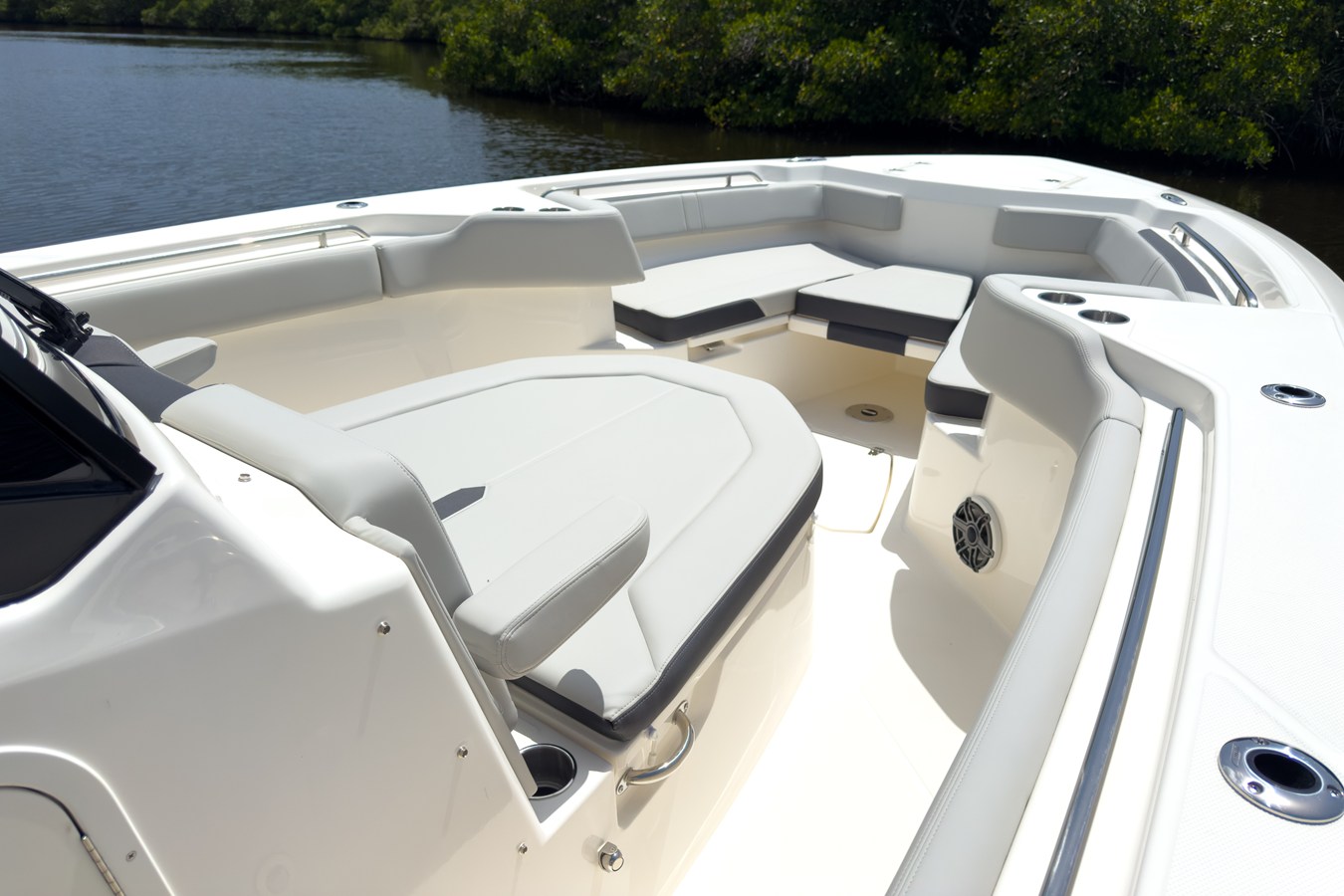 BOSTON WHALER 330 OUTRAGE, photo 18