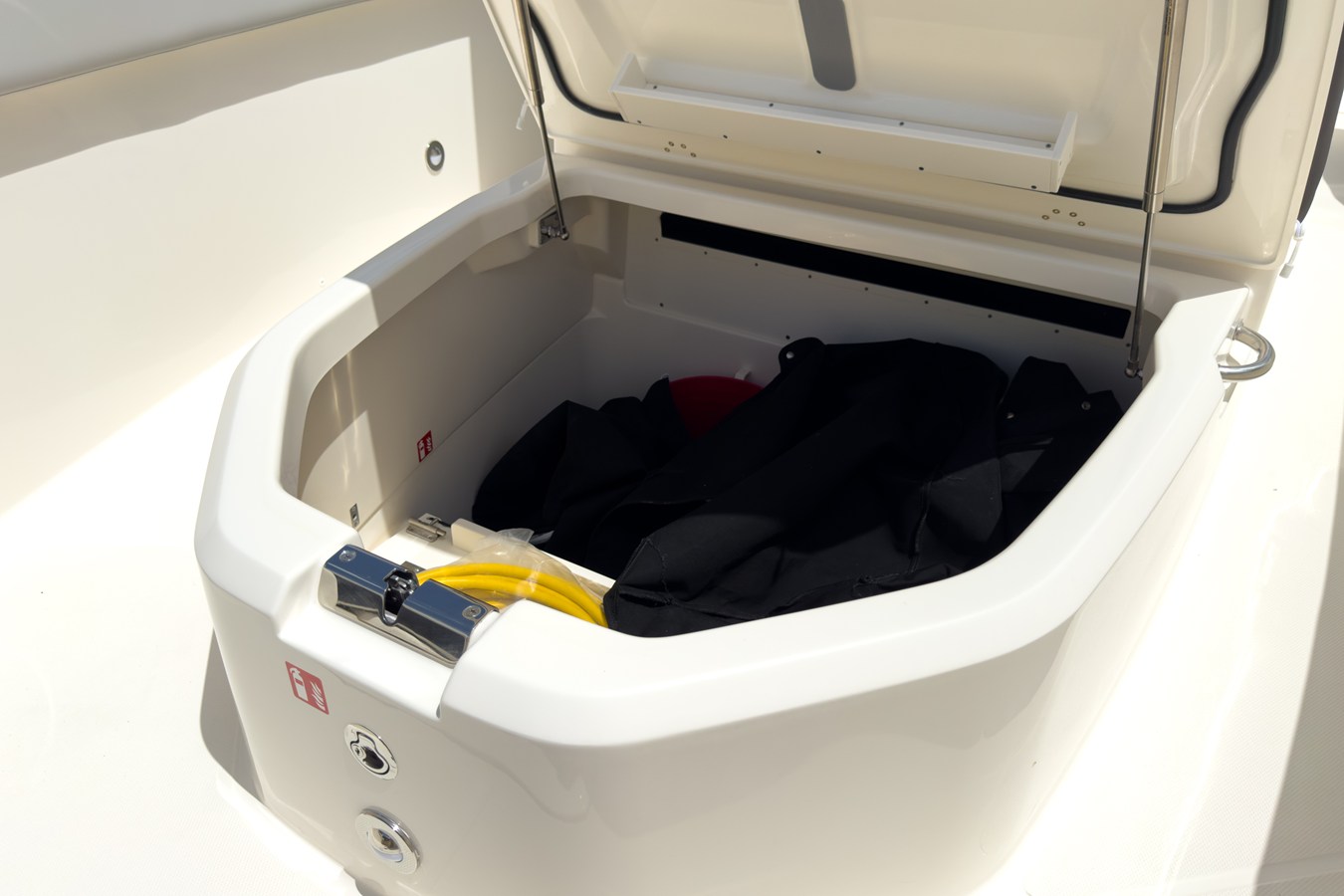 BOSTON WHALER 330 OUTRAGE, photo 20
