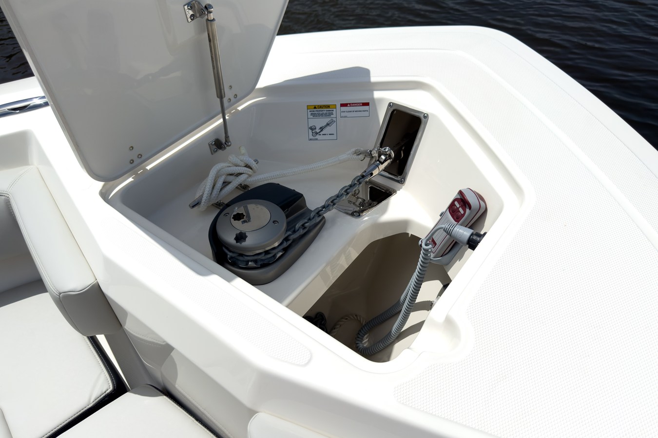 BOSTON WHALER 330 OUTRAGE, photo 24