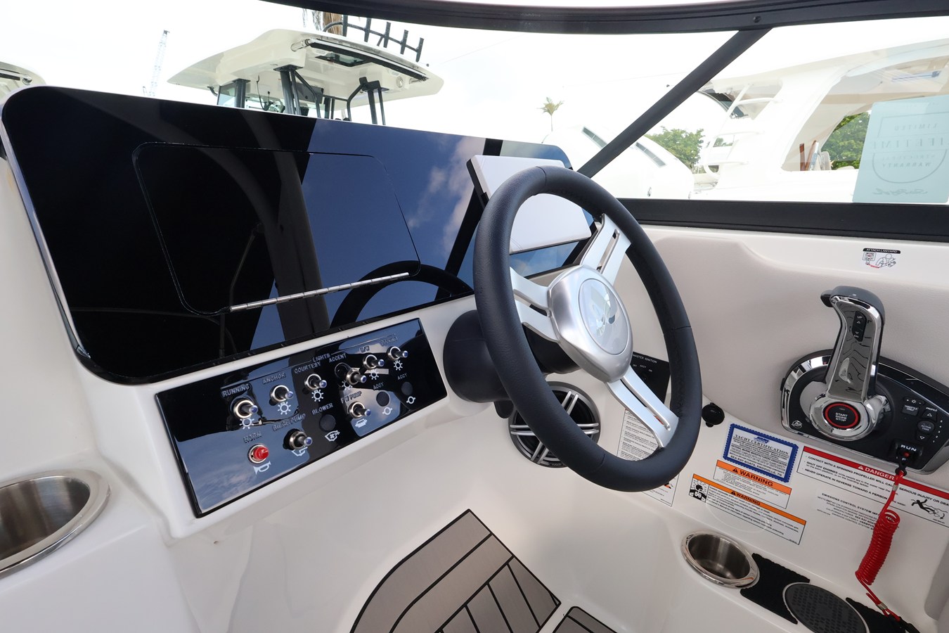 SEA RAY SDX 270 OUTBOARD, photo 17
