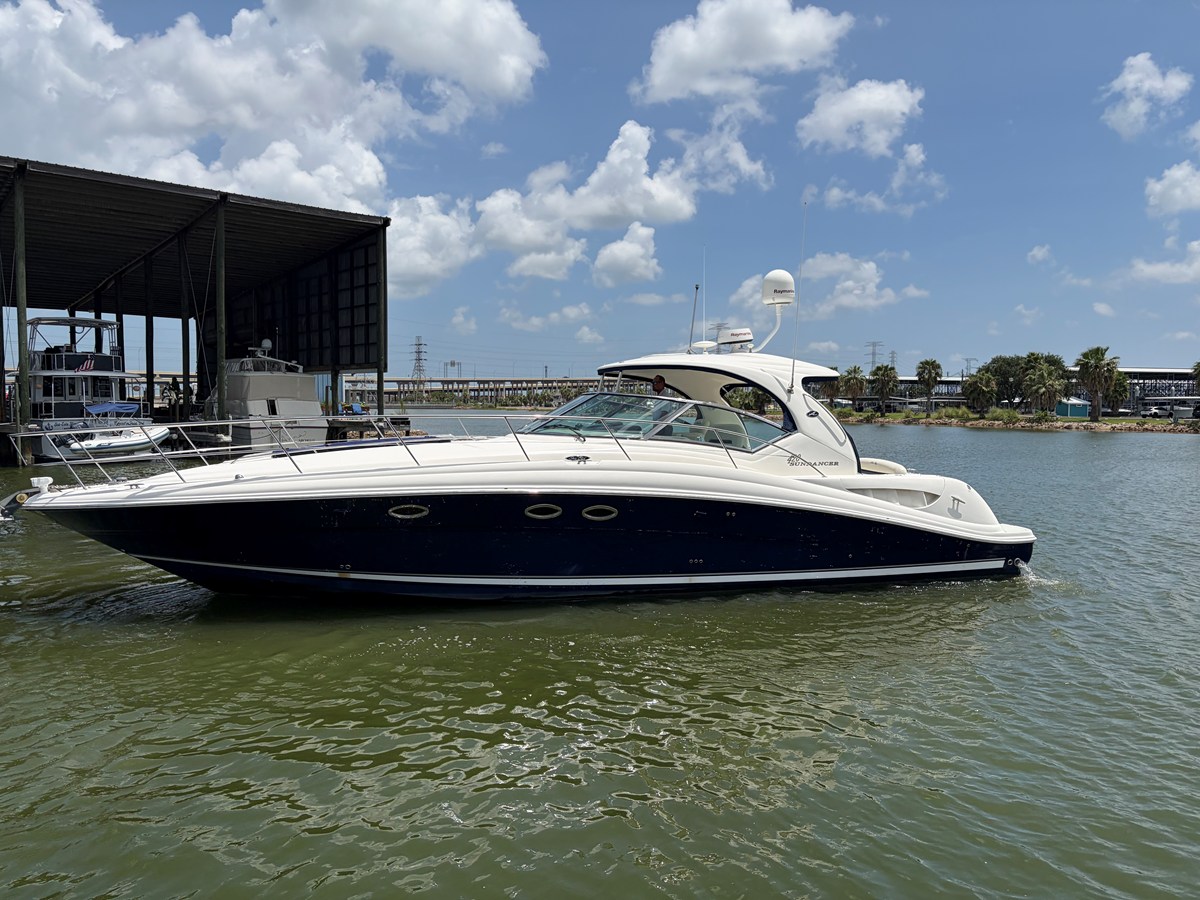 Sea Ray 420 SUNDANCER — 2005 Sea Ray 420 Sundancer — photo 2