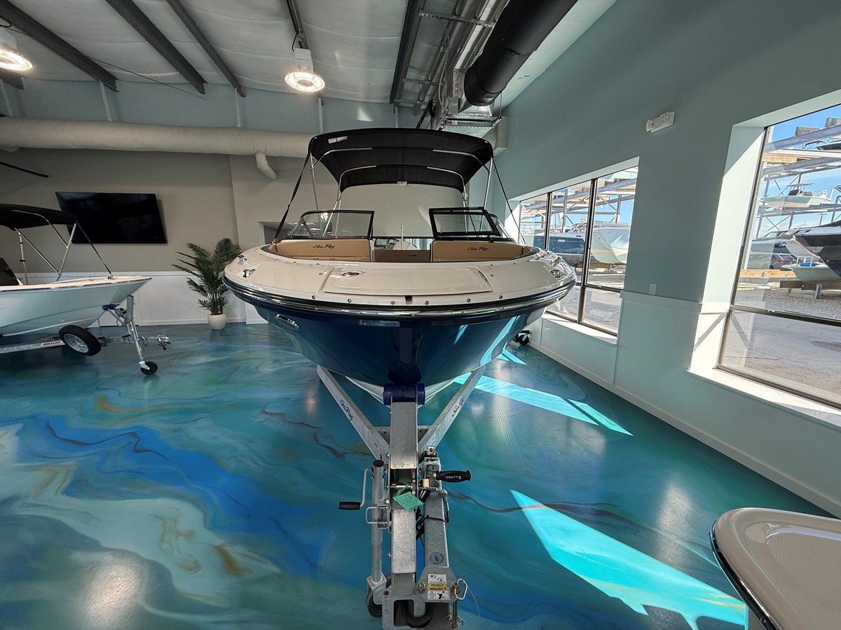 Sea Ray SPX 210 Outboard — 2026 Sea Ray SPX 210 Outboard — photo 3