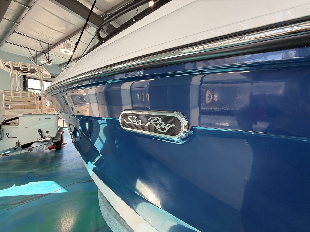 Sea Ray SPX 210 Outboard — 2026 Sea Ray SPX 210 Outboard — photo 5