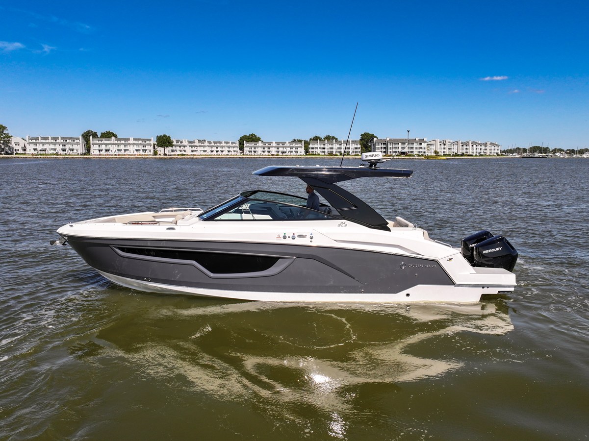 Cruisers Yachts 34 GLS Outboard — 2026 Cruisers Yachts 34 GLS Outboard — photo 5