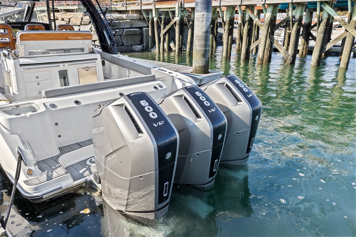 Boston Whaler 420 Outrage — 2022 Boston Whaler 420 Outrage — photo 5