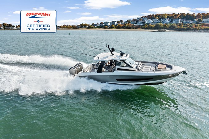BOSTON WHALER 420 OUTRAGE — 2022 Boston Whaler 420 Outrage