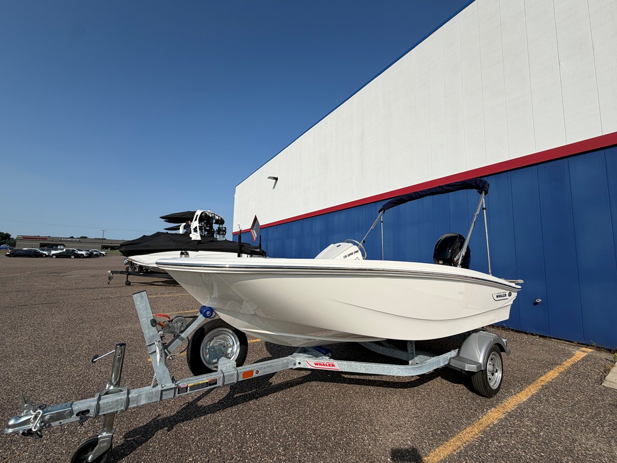 Boston Whaler 130 Super Sport — 2027 Boston Whaler 130 Super Sport — photo 4