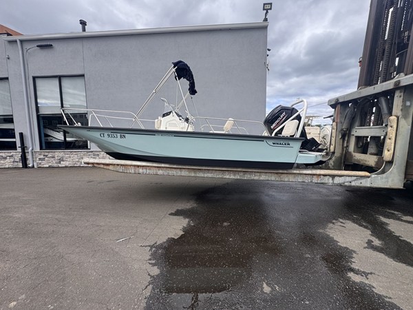 BOSTON WHALER 17 MONTAUK — 2022 Boston Whaler 17 Montauk