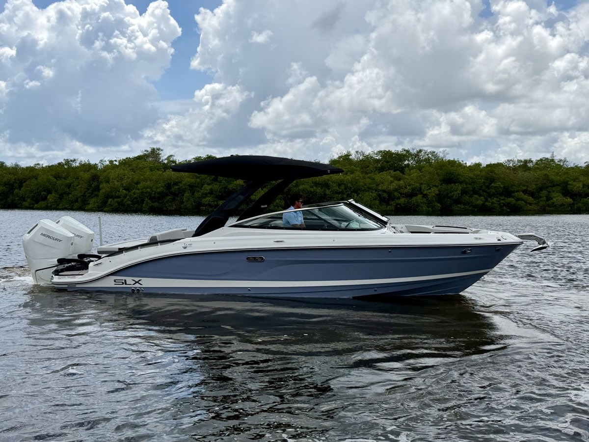 Sea Ray SLX 280 Outboard — 2027 Sea Ray SLX 280 Outboard — photo 2