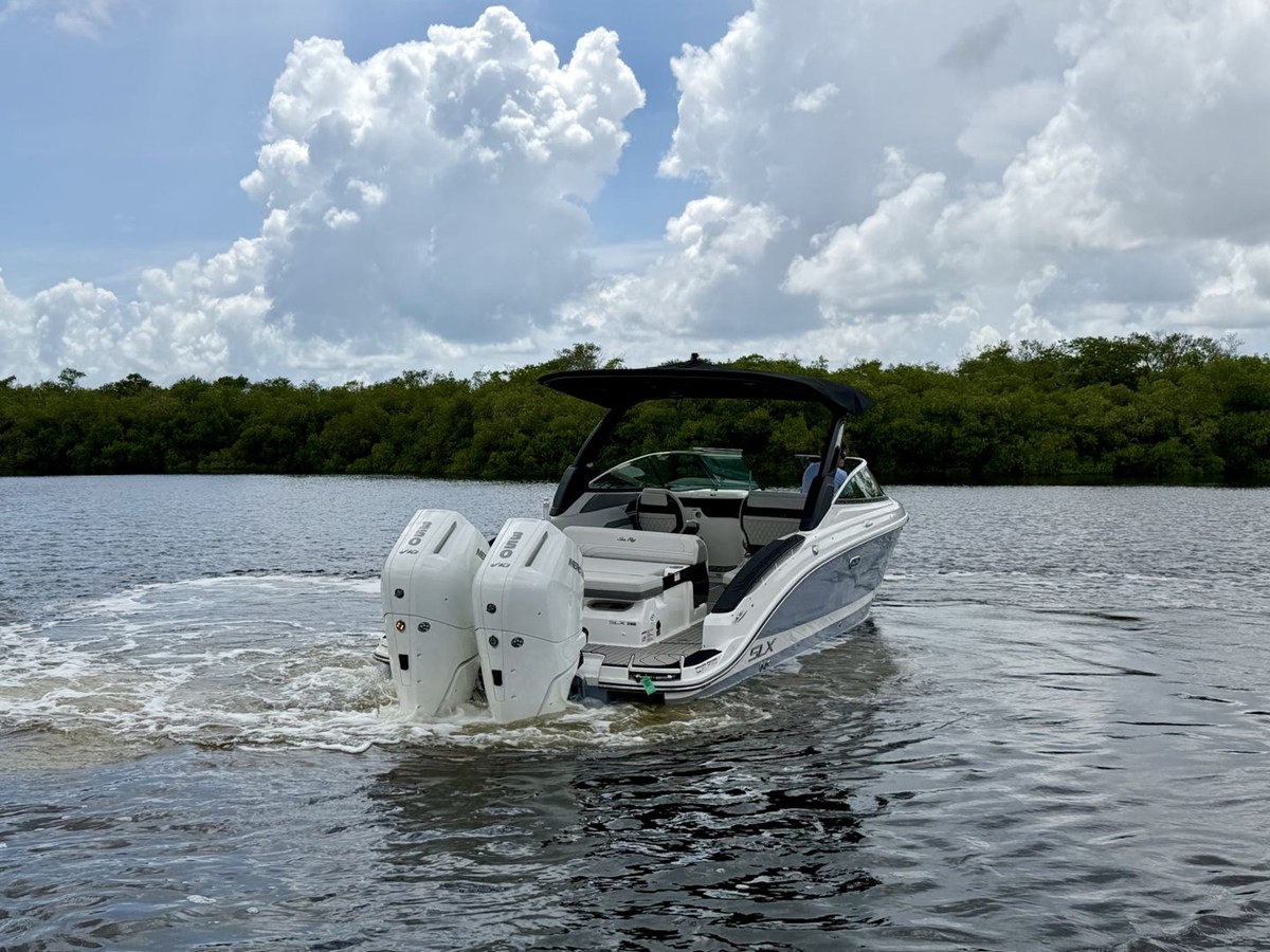 Sea Ray SLX 280 Outboard — 2027 Sea Ray SLX 280 Outboard — photo 4