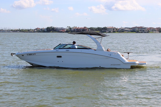 FOUR WINNS HD8 — 2023 Four Winns HD8