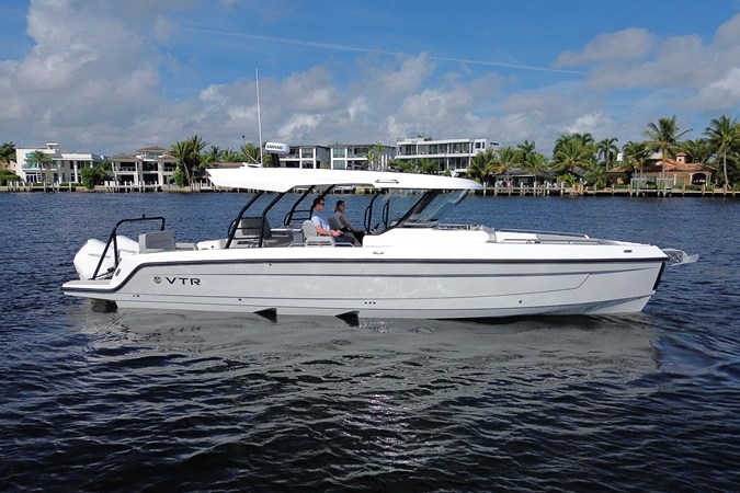 CRUISERS YACHTS 38 VTR — 2026 Cruisers Yachts 38 VTR
