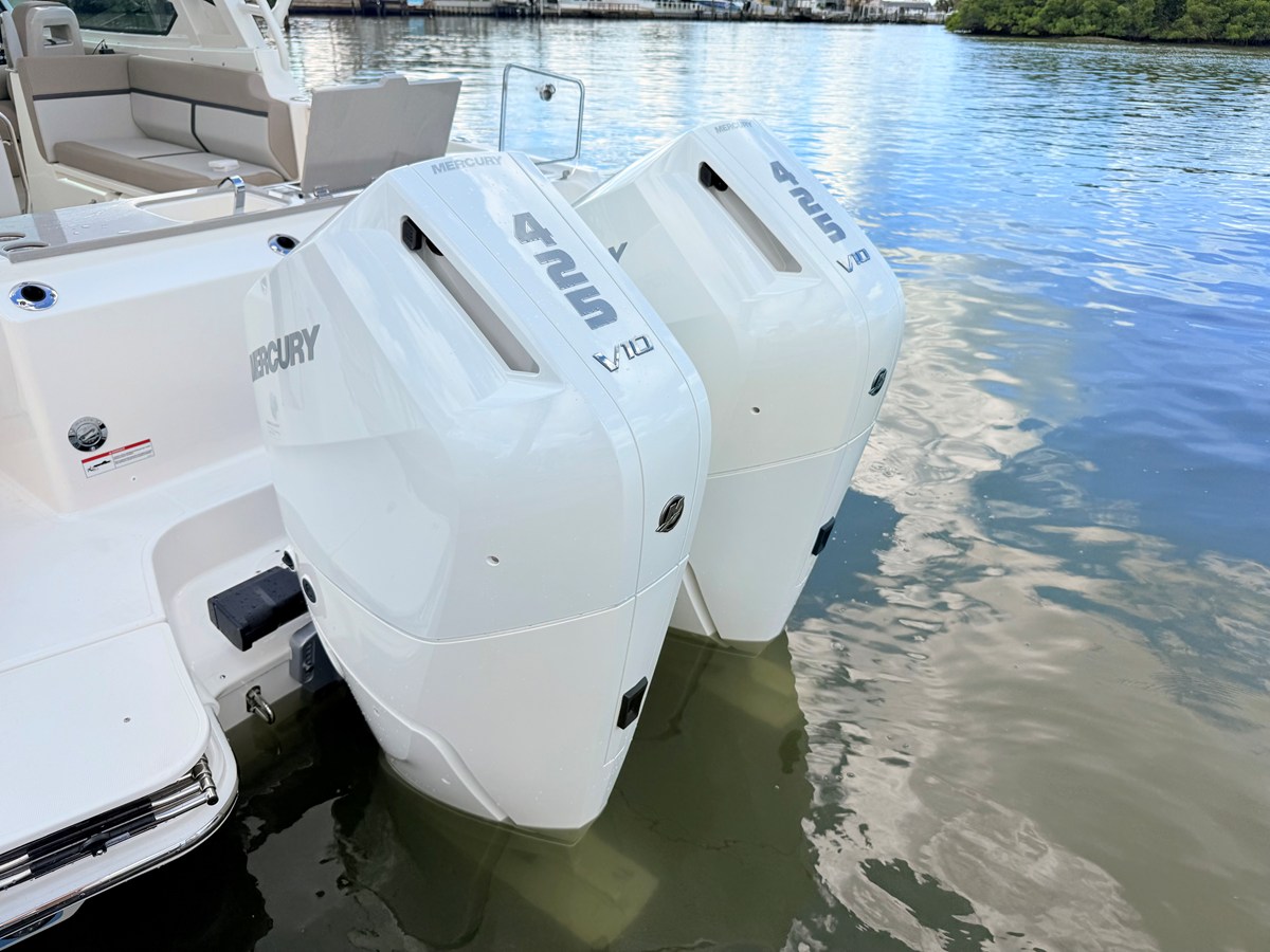 BOSTON WHALER 330 VANTAGE, photo 22