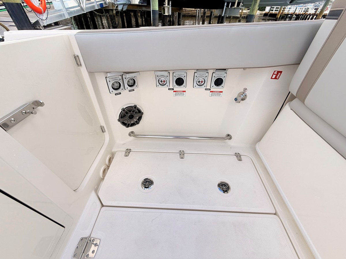 BOSTON WHALER 330 VANTAGE, photo 28