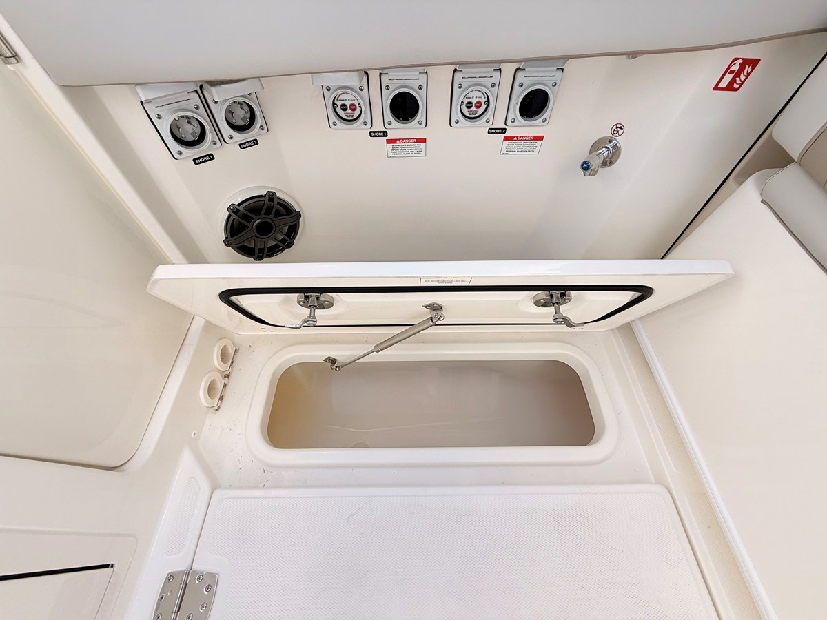 BOSTON WHALER 330 VANTAGE, photo 29