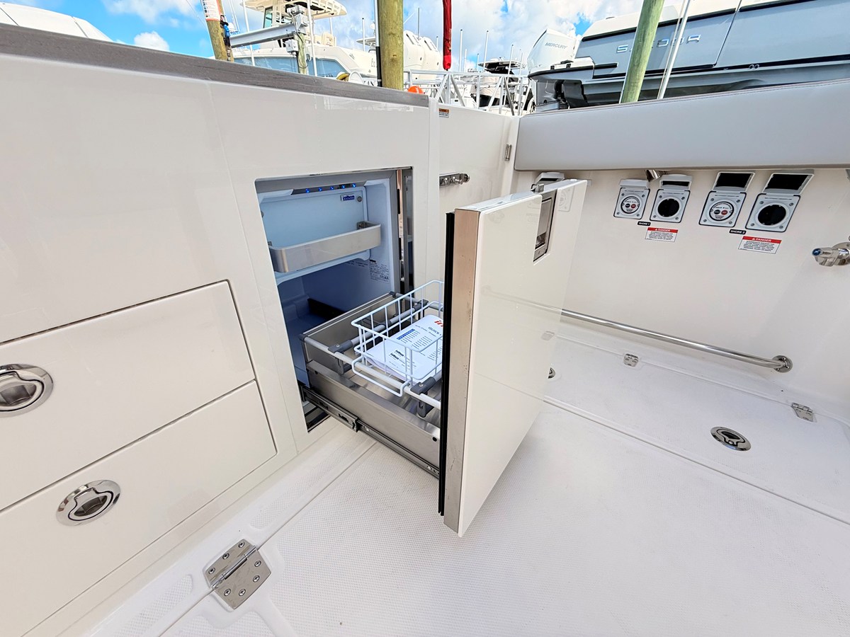 BOSTON WHALER 330 VANTAGE, photo 39