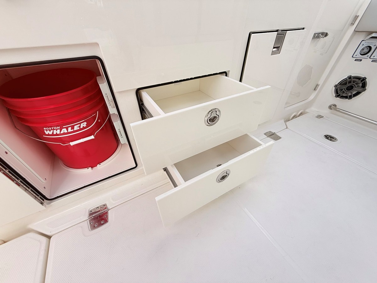 BOSTON WHALER 330 VANTAGE, photo 40