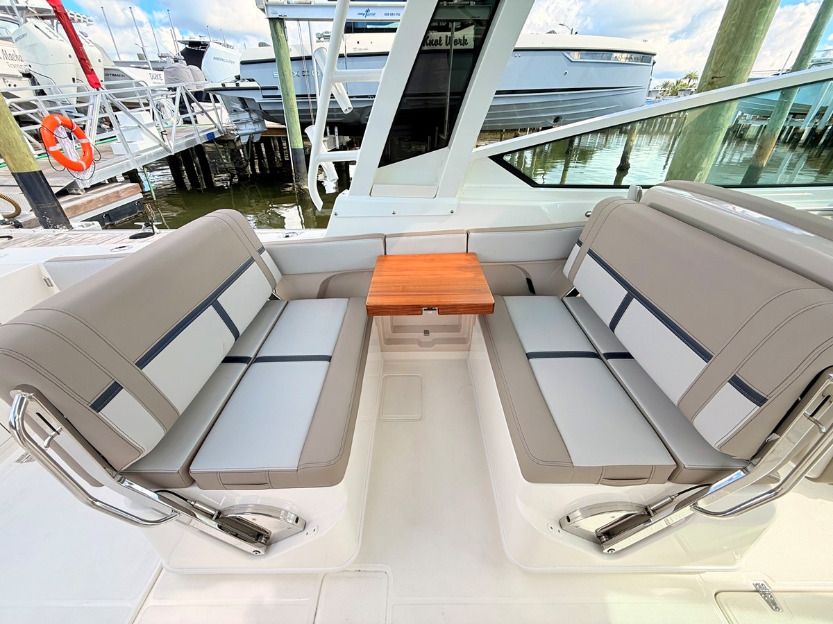 BOSTON WHALER 330 VANTAGE, photo 43