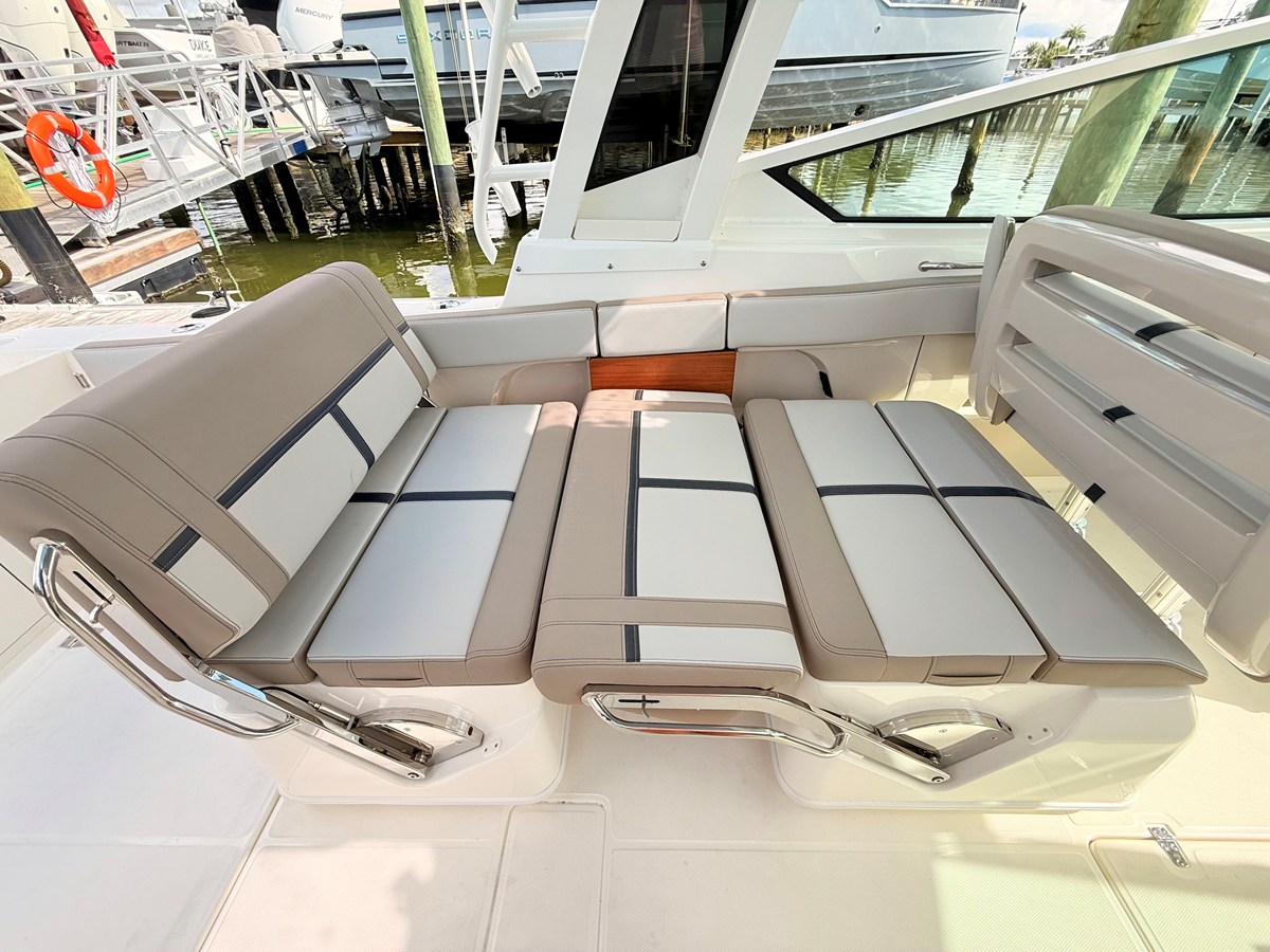 BOSTON WHALER 330 VANTAGE, photo 46