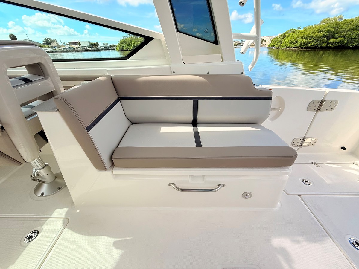 BOSTON WHALER 330 VANTAGE, photo 47