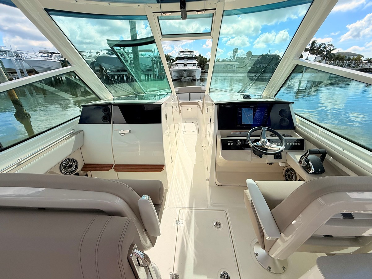BOSTON WHALER 330 VANTAGE, photo 49