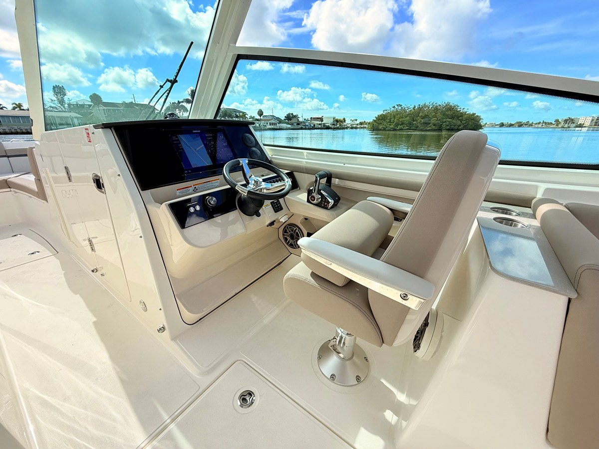 BOSTON WHALER 330 VANTAGE, photo 50