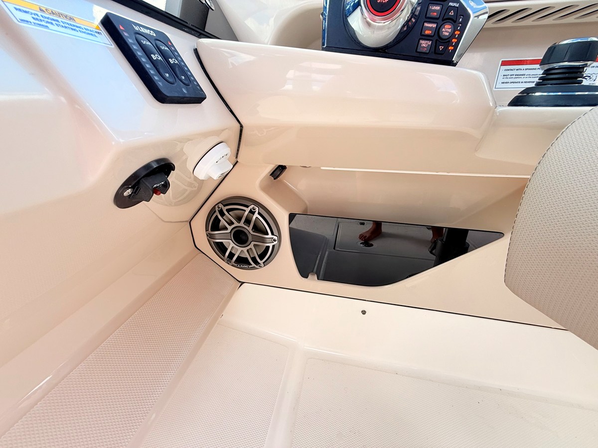 BOSTON WHALER 330 VANTAGE, photo 55
