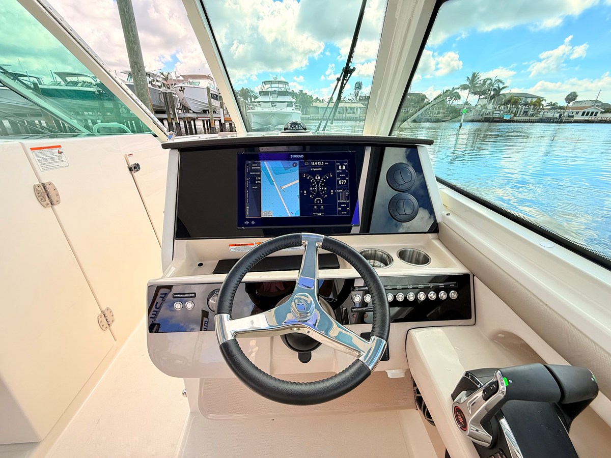 BOSTON WHALER 330 VANTAGE, photo 56