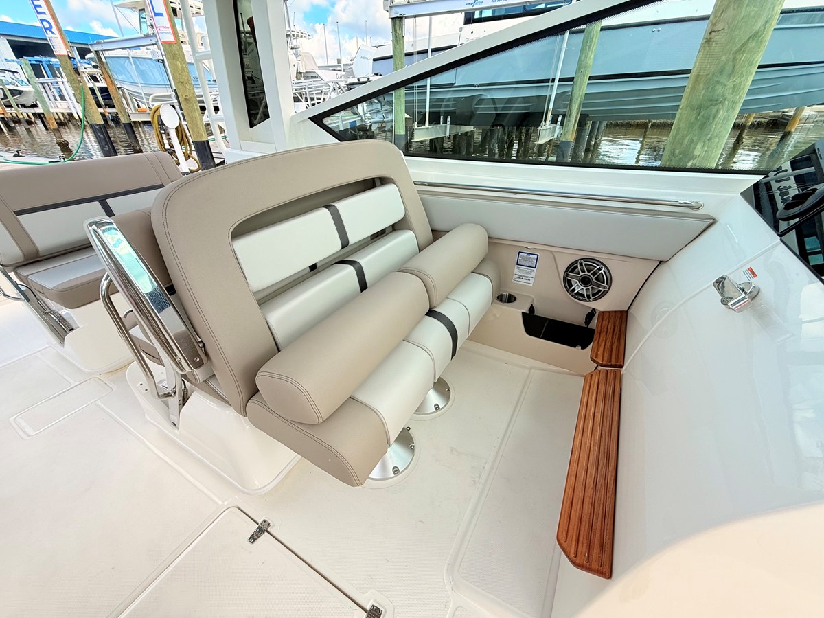 BOSTON WHALER 330 VANTAGE, photo 59