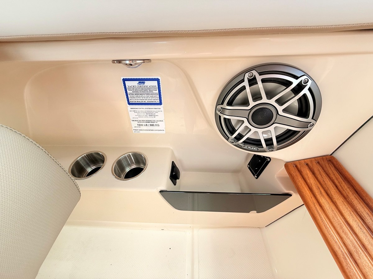 BOSTON WHALER 330 VANTAGE, photo 62