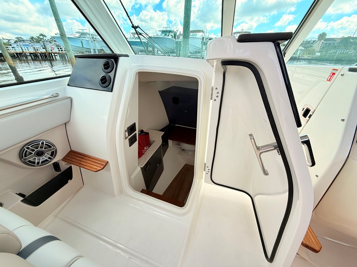 BOSTON WHALER 330 VANTAGE, photo 65
