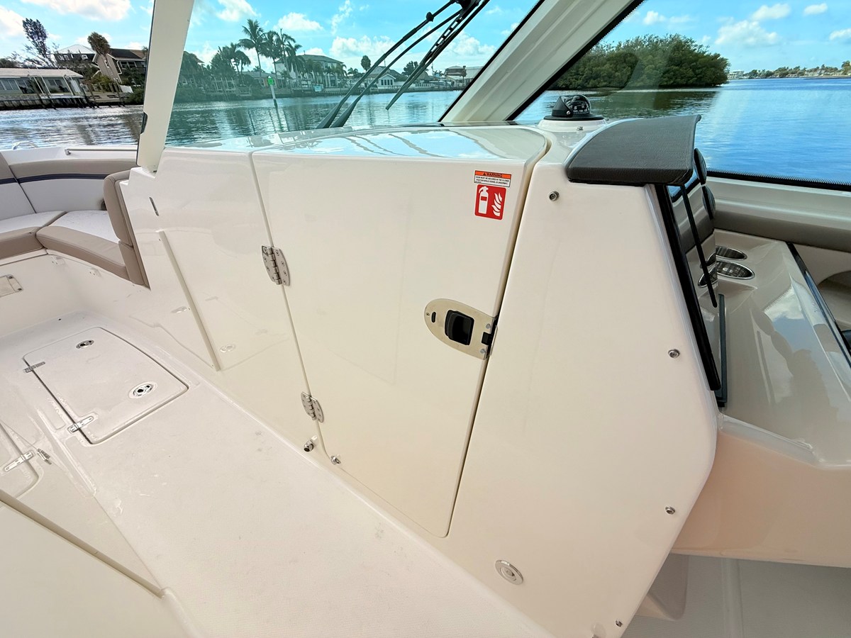 BOSTON WHALER 330 VANTAGE, photo 69