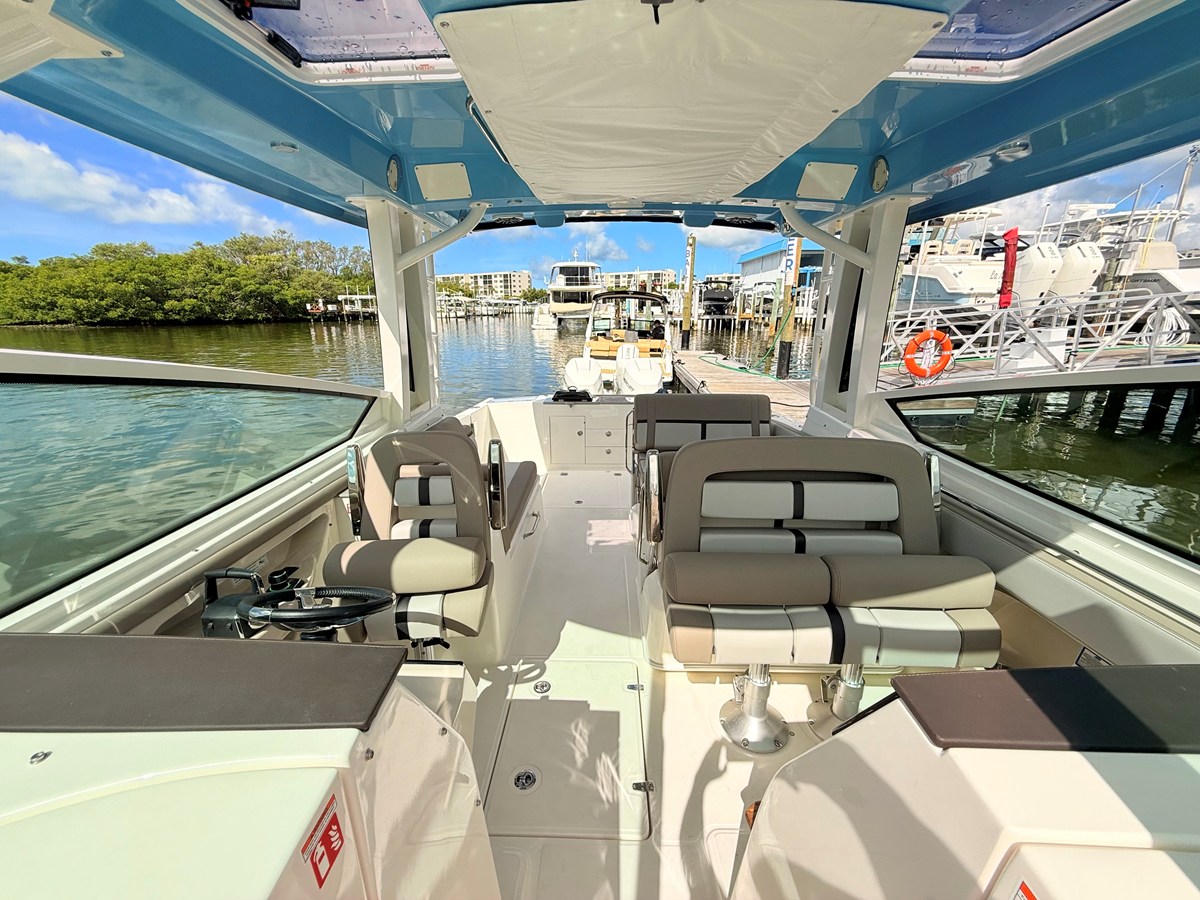 BOSTON WHALER 330 VANTAGE, photo 73