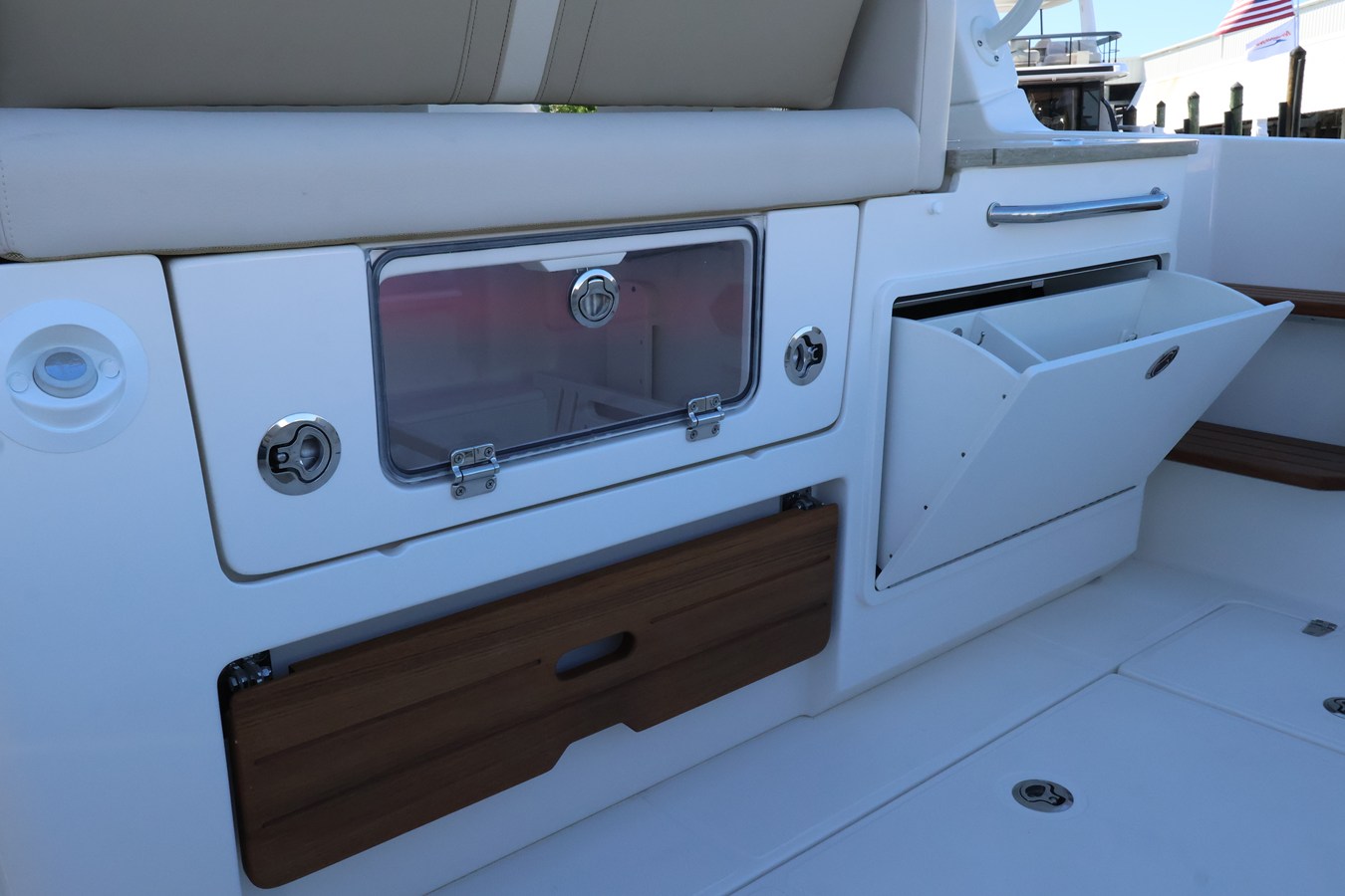 BOSTON WHALER 350 REALM, photo 21