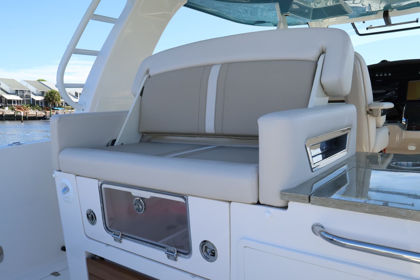BOSTON WHALER 350 REALM, photo 24
