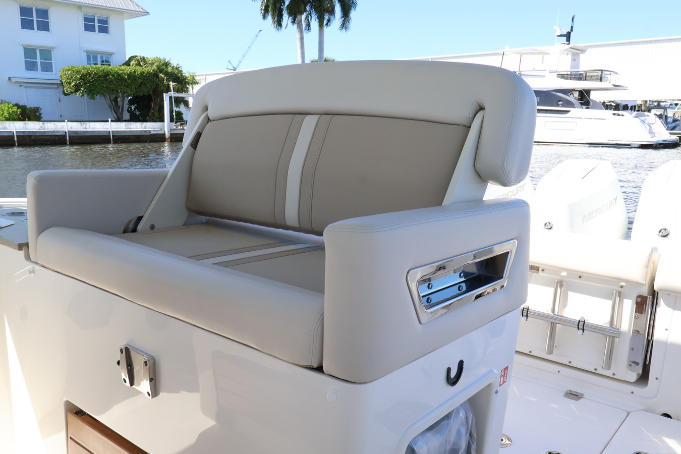 BOSTON WHALER 350 REALM, photo 26