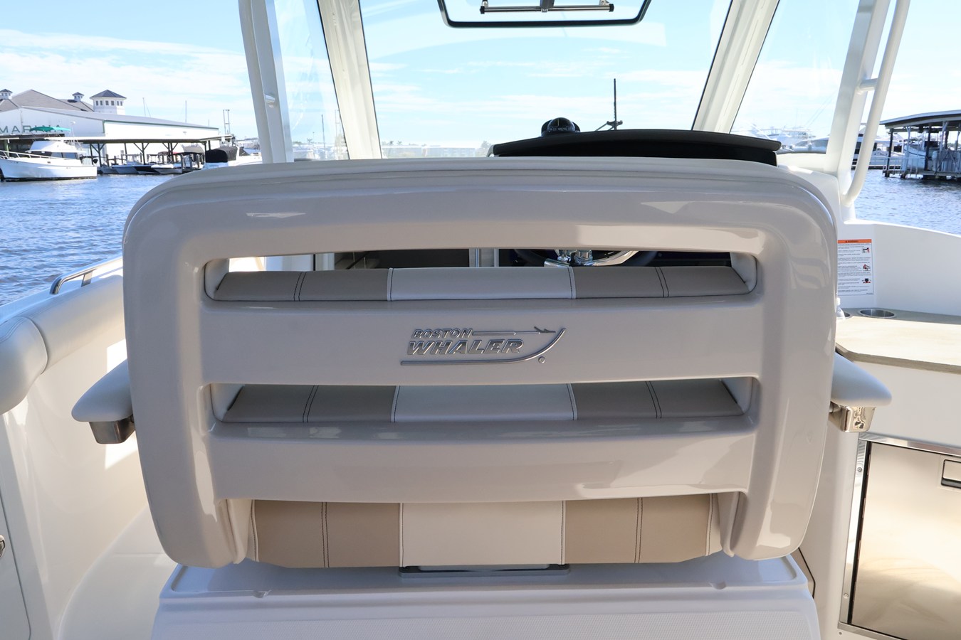 BOSTON WHALER 350 REALM, photo 29
