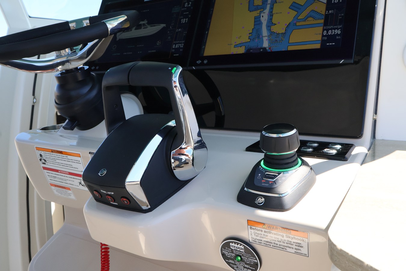 BOSTON WHALER 350 REALM, photo 31