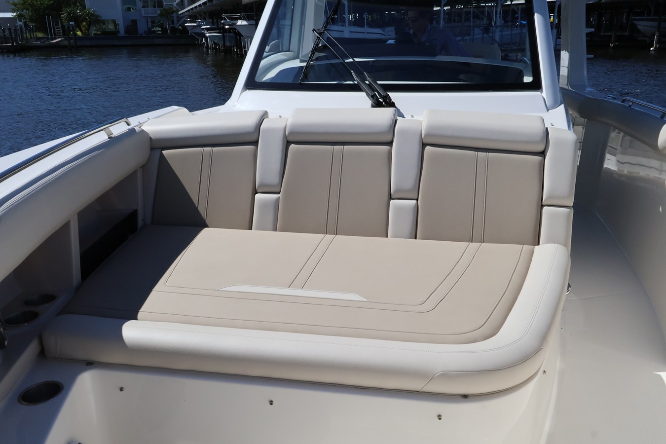 BOSTON WHALER 350 REALM, photo 52