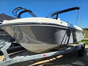 BAYLINER TROPHY T20CC
