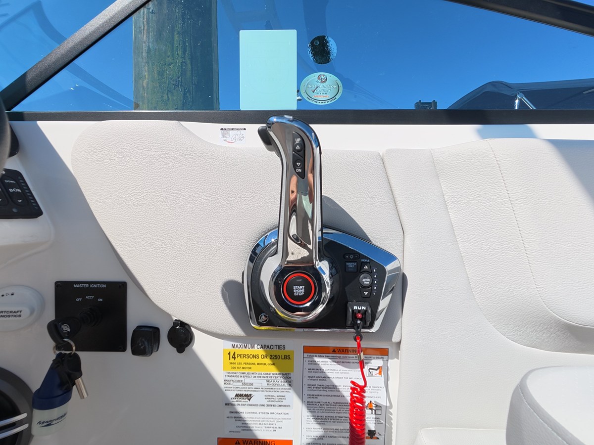 SEA RAY SDX 250 OUTBOARD, photo 22