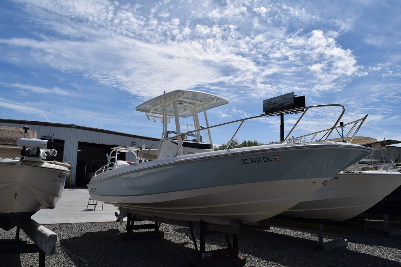 Boston Whaler 240 Dauntless — 2019 Boston Whaler 240 Dauntless