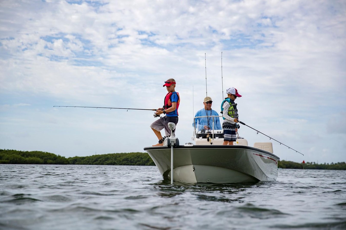 Boston Whaler 170 Montauk — 2027 Boston Whaler 170 Montauk — photo 4