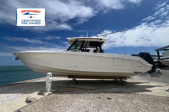 BOSTON WHALER 380 OUTRAGE — 2023 Boston Whaler 380 Outrage