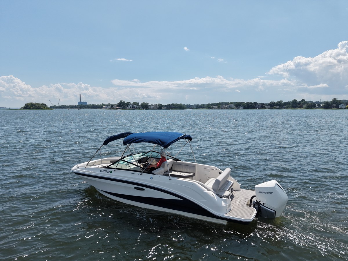 Sea Ray 250 SDX OB — 2022 Sea Ray 250 SDX OB — photo 2